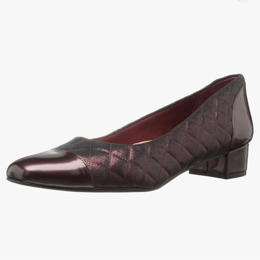 NWOT Trotters Women's Signature Danelle Leather Upper Pump Burgundy Size 7M